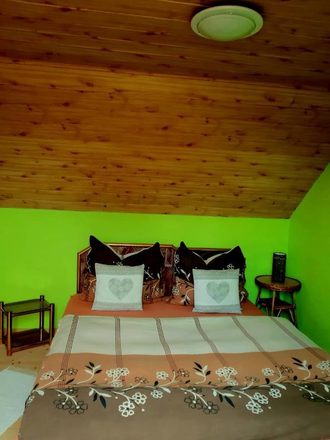 Rekreacny Domcek Judka Villa เดดินกี ภายนอก รูปภาพ